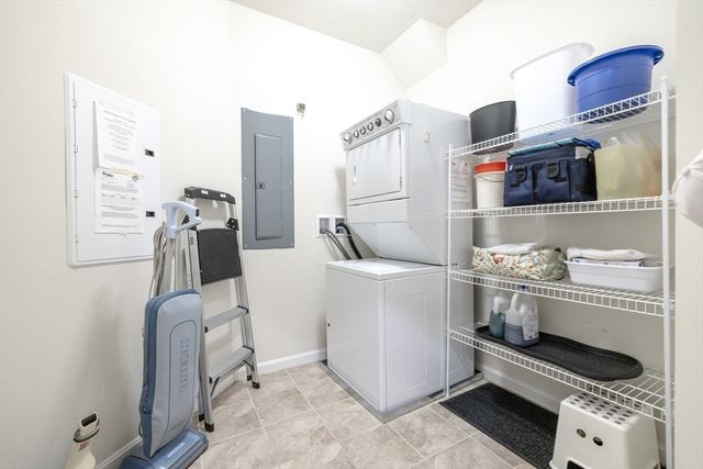 9 Morgan Dr 309, Natick, MA 01760