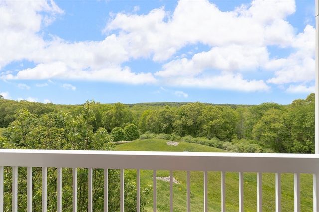 9 Morgan Dr 309, Natick, MA 01760