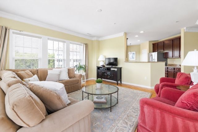 9 Morgan Dr 309, Natick, MA 01760