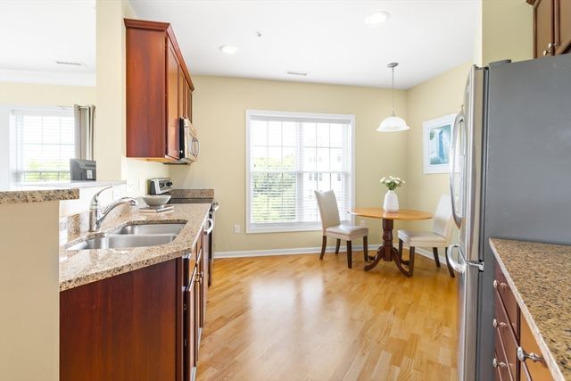 9 Morgan Dr 309, Natick, MA 01760