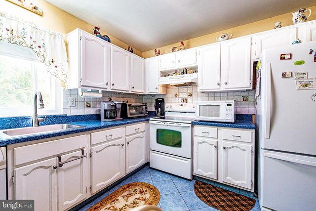 20 COTHERSTONE DR, Southampton, NJ 08088