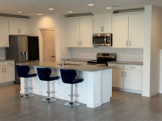 406 NORTH BOULEVARD E, Davenport, FL 33837