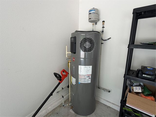 406 NORTH BOULEVARD E, Davenport, FL 33837