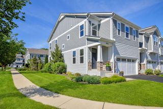 653 Riverbank Drive, Geneva, IL 60134