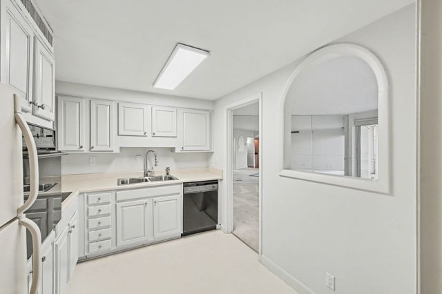 4215 Harding Pike Apt 303, Nashville, TN 37205