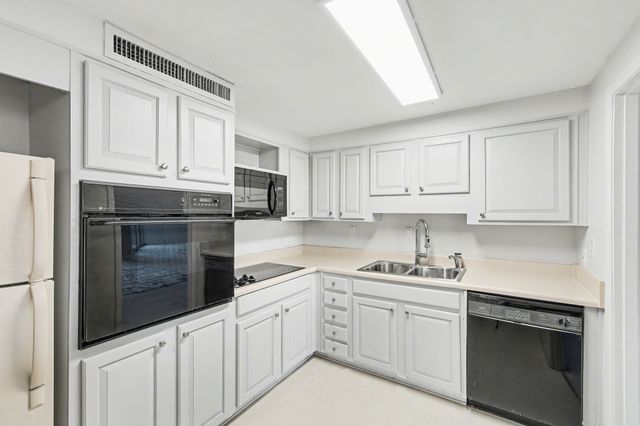 4215 Harding Pike Apt 303, Nashville, TN 37205