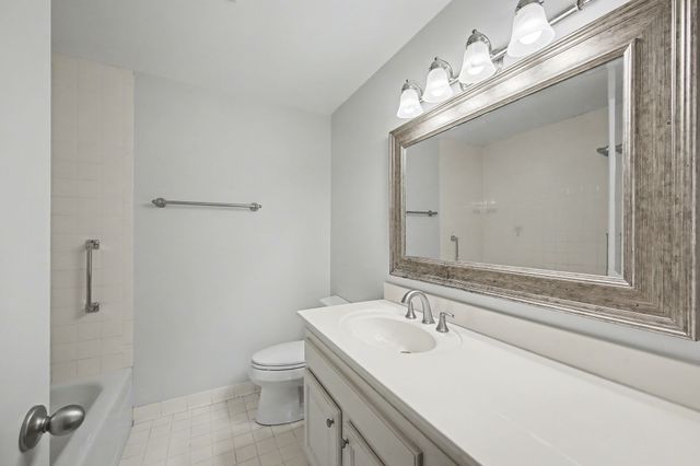 4215 Harding Pike Apt 303, Nashville, TN 37205