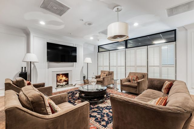 4215 Harding Pike Apt 303, Nashville, TN 37205