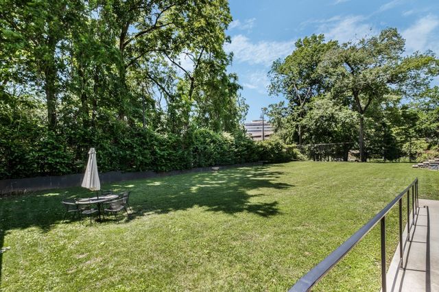 4215 Harding Pike Apt 303, Nashville, TN 37205