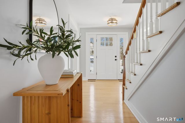 341 Crestwood Road, Fairfield, CT 06824