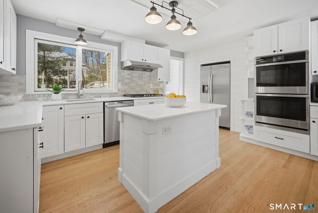 341 Crestwood Road, Fairfield, CT 06824