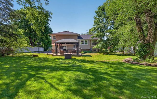 137 Ketay Drive S, East Northport, NY 11731