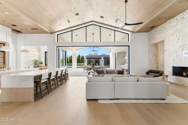 4534 E PEBBLERIDGE --, Paradise Valley, AZ 85253