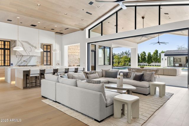 4534 E PEBBLERIDGE --, Paradise Valley, AZ 85253