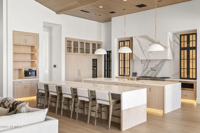 4534 E PEBBLERIDGE --, Paradise Valley, AZ 85253