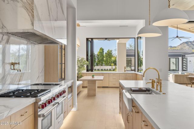 4534 E PEBBLERIDGE --, Paradise Valley, AZ 85253