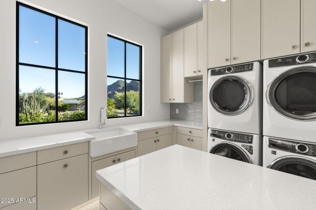 4534 E PEBBLERIDGE --, Paradise Valley, AZ 85253