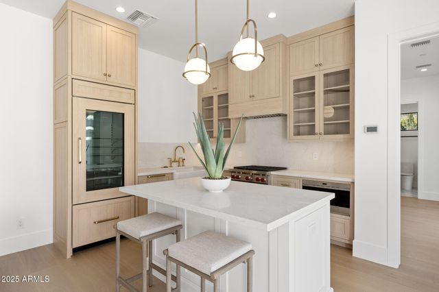 4534 E PEBBLERIDGE --, Paradise Valley, AZ 85253