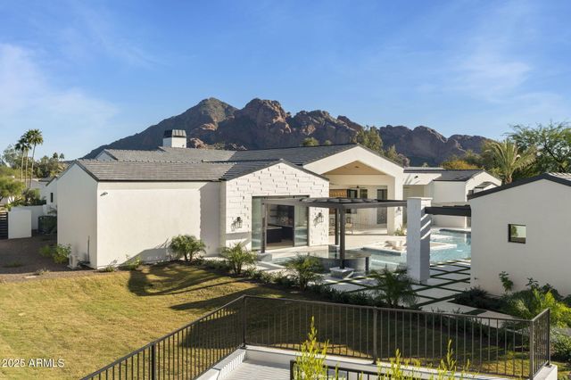 4534 E PEBBLERIDGE --, Paradise Valley, AZ 85253