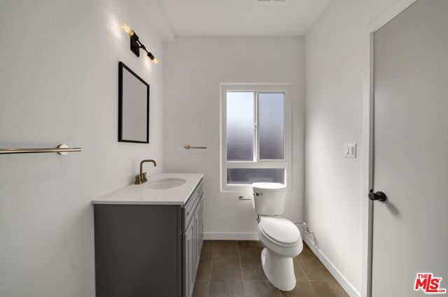 4014 W Adams Boulevard A, Los Angeles, CA 90018