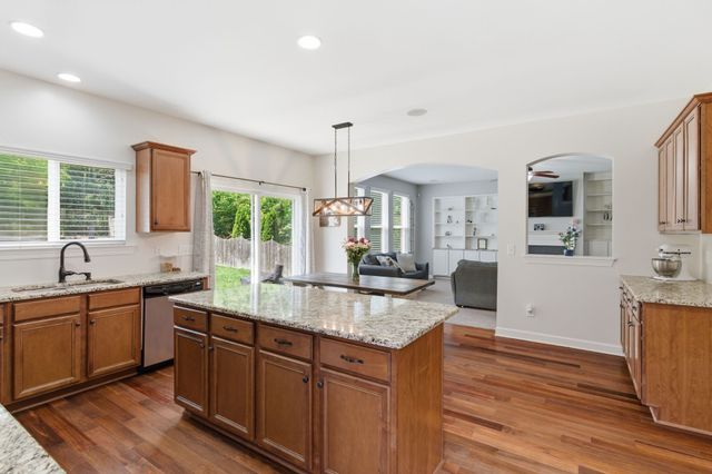 1032 Kelsey Glen Dr, Mount Juliet, TN 37122