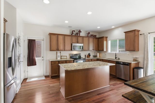 1032 Kelsey Glen Dr, Mount Juliet, TN 37122