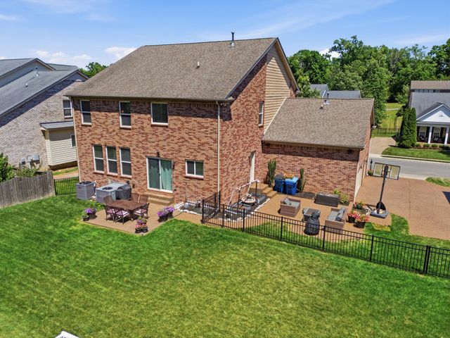 1032 Kelsey Glen Dr, Mount Juliet, TN 37122