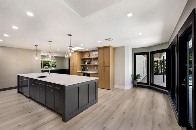 1411 70TH STREET NW, Bradenton, FL 34209