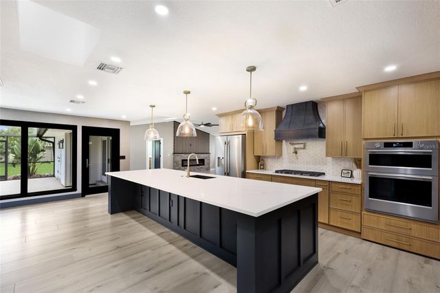 1411 70TH STREET NW, Bradenton, FL 34209