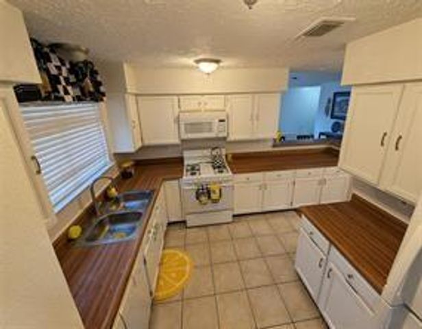 2435 Buttonhill Drive, Missouri City, TX 77489