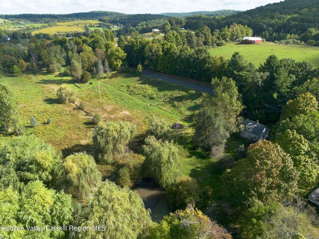 861 Snydertown Road, Craryville, NY 12521