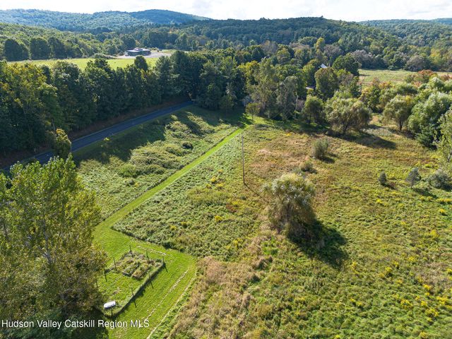 861 Snydertown Road, Craryville, NY 12521