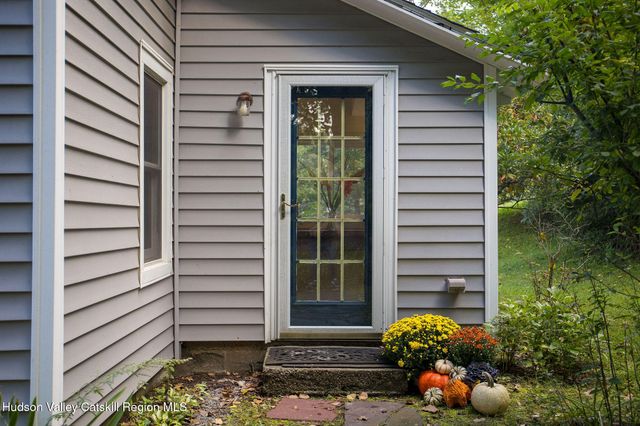 861 Snydertown Road, Craryville, NY 12521