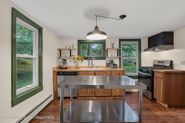 861 Snydertown Road, Craryville, NY 12521