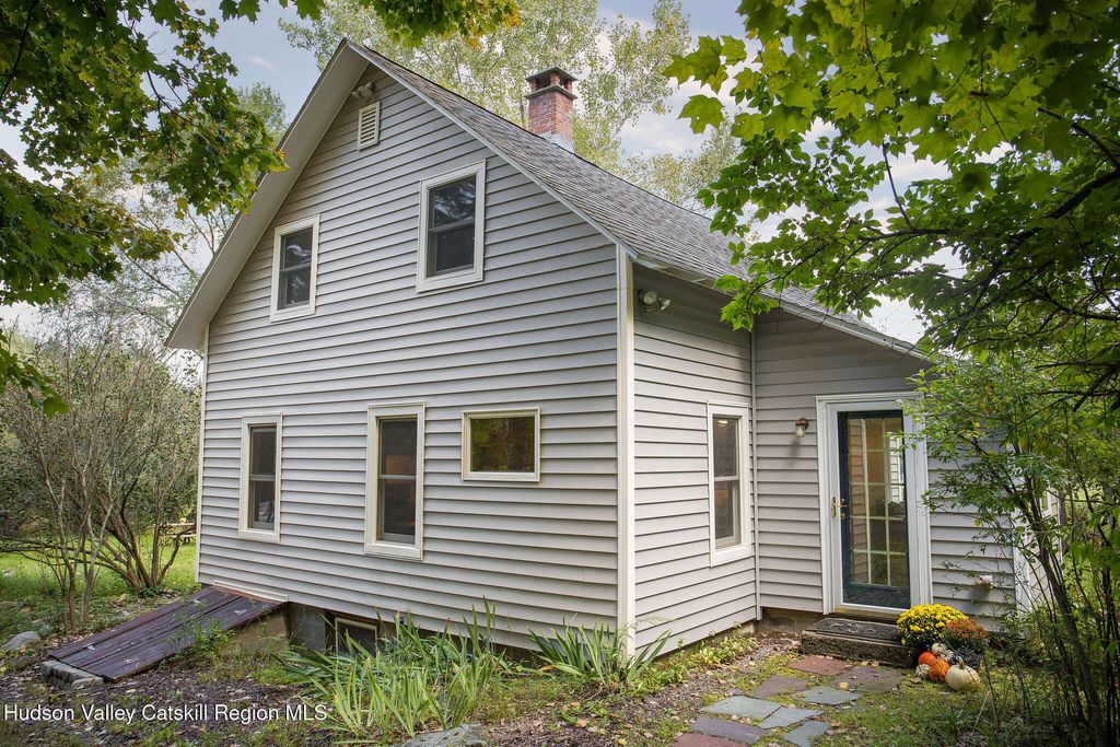 861 Snydertown Road, Craryville, NY 12521