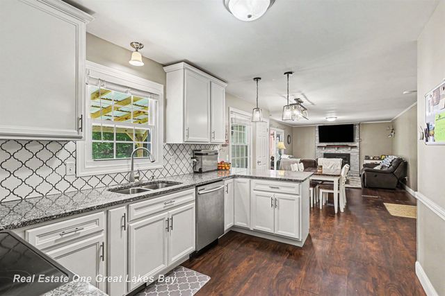 12119 Sanders Drive, Freeland, MI 48623