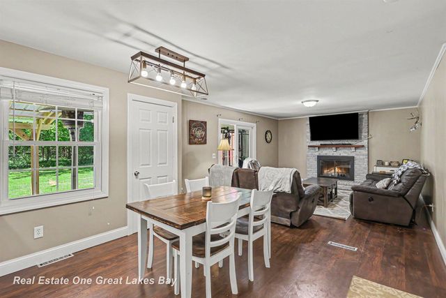 12119 Sanders Drive, Freeland, MI 48623