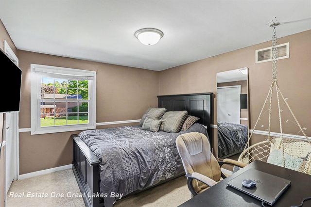 12119 Sanders Drive, Freeland, MI 48623
