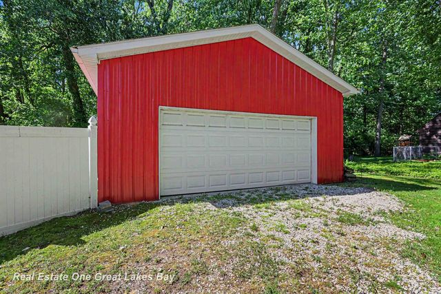 12119 Sanders Drive, Freeland, MI 48623