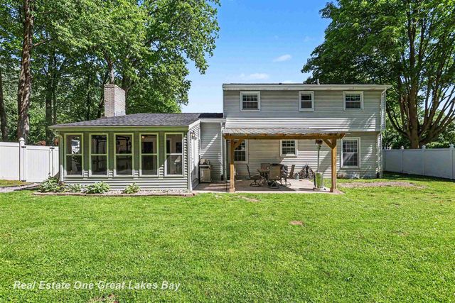 12119 Sanders Drive, Freeland, MI 48623