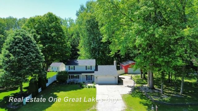 12119 Sanders Drive, Freeland, MI 48623