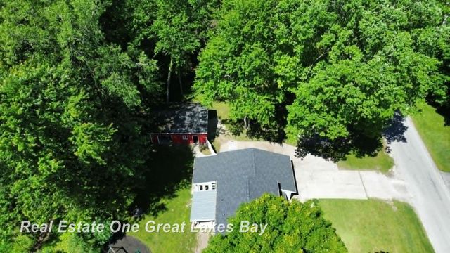 12119 Sanders Drive, Freeland, MI 48623