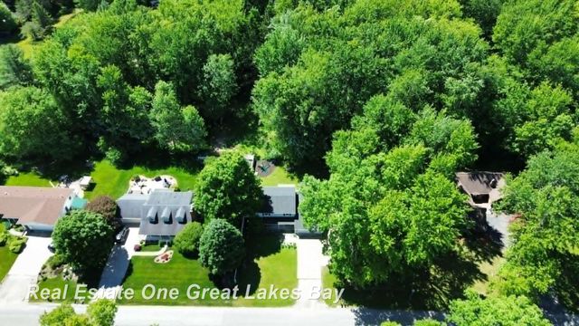 12119 Sanders Drive, Freeland, MI 48623