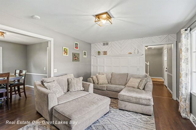 12119 Sanders Drive, Freeland, MI 48623