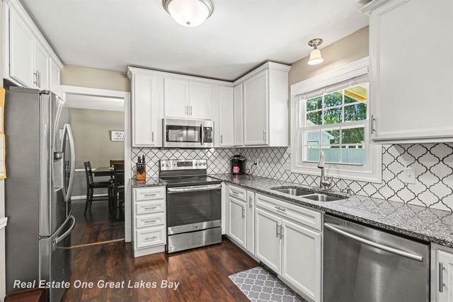 12119 Sanders Drive, Freeland, MI 48623