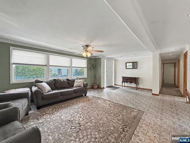 8 Martin Road, Verona, NJ 07044