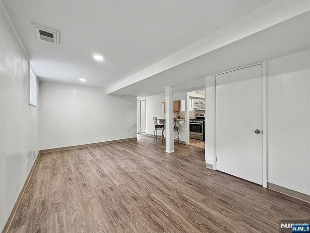 8 Martin Road, Verona, NJ 07044