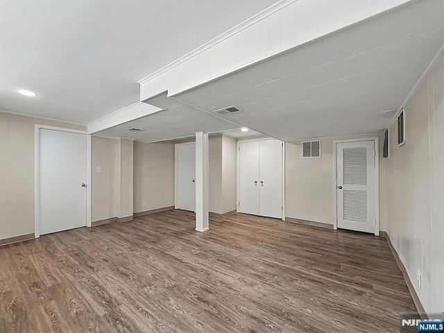8 Martin Road, Verona, NJ 07044
