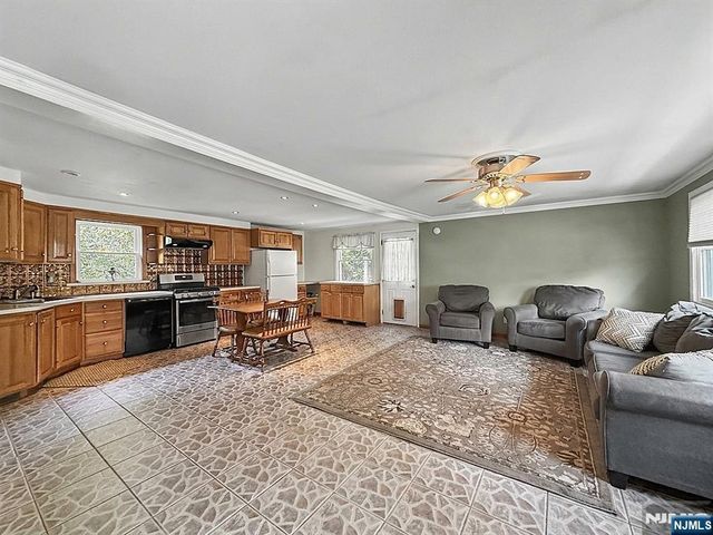 8 Martin Road, Verona, NJ 07044
