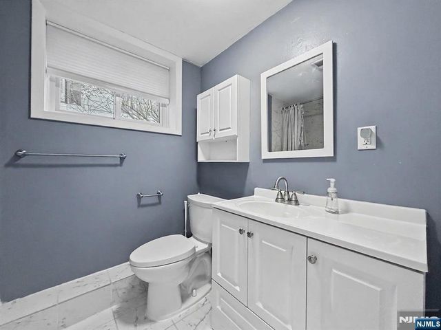 8 Martin Road, Verona, NJ 07044